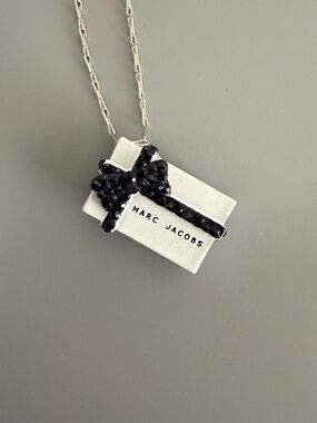 Marc Jacobs Present necklace